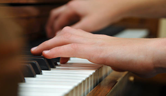 Miss Annette's Piano Studio - Piano Lessons for ages 5 and up.